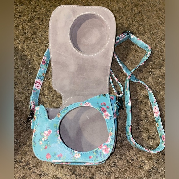 Blue Floral Camera Crossbody Bag For Fujifilm Mini 11/ Mini 9 / Mini 8/8+ - Picture 2 of 5